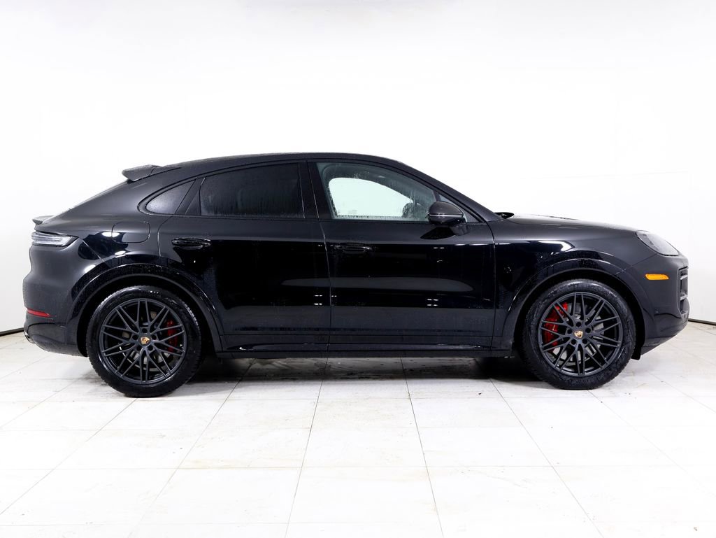 New 2026 Porsche Cayenne GTS image 31