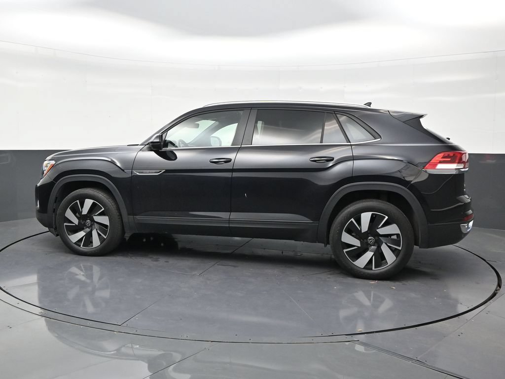 Used 2024 Volkswagen Atlas Cross Sport SE FWD image 2