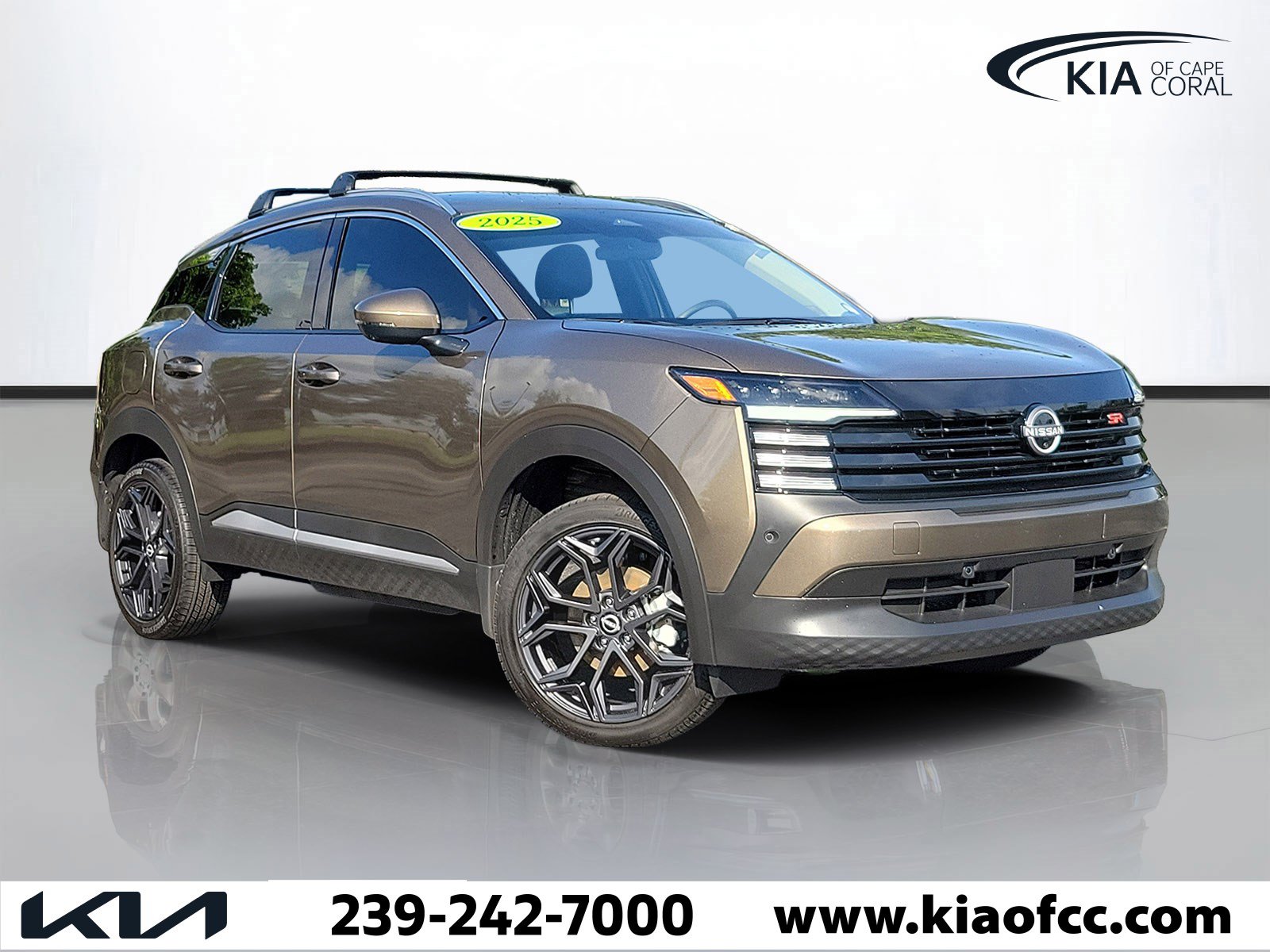 Used 2025 Nissan Kicks SR FWD video 1