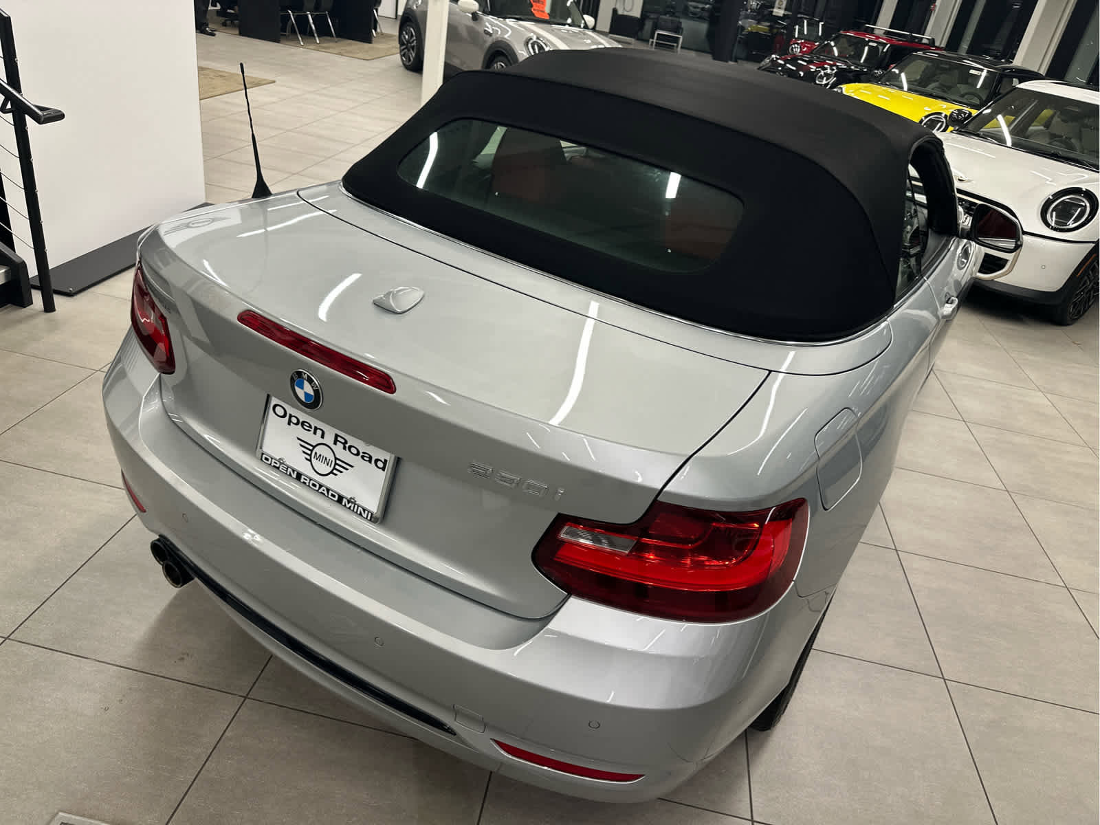 Used 2017 BMW 230i Convertible image 21