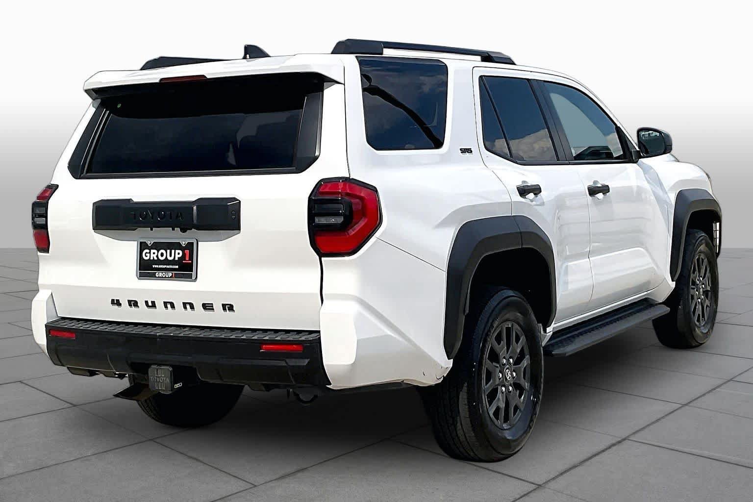 Used 2025 Toyota 4Runner SR5 AWD/4WD image 13