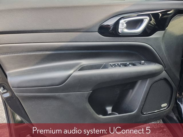 Used 2025 Jeep Compass Limited w/ Sun & Sound Group AWD/4WD image 8