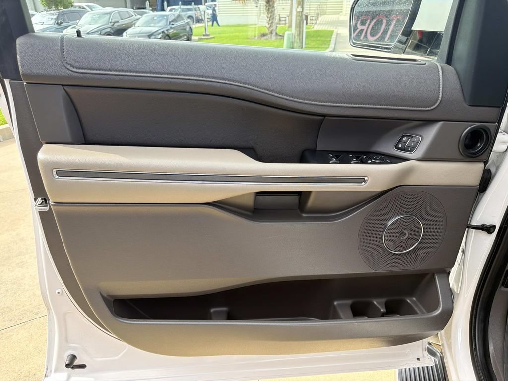 Used 2019 Ford Expedition XLT w/ Equipment Group 202A RWD image 22