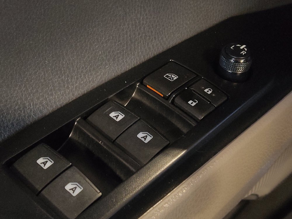 Used 2018 Toyota Camry LE image 27