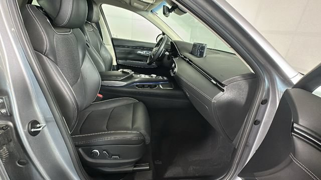 Used 2024 Genesis GV70 2.5T w/ Advanced Package AWD/4WD image 31