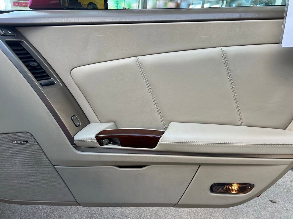Used 2005 Cadillac XLR Base image 24