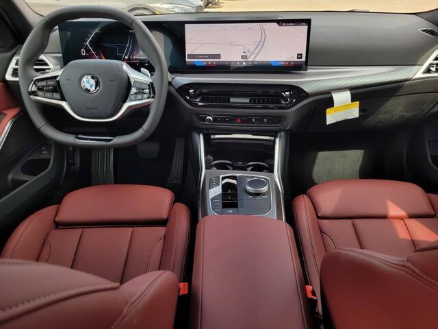 Used 2025 BMW 330i Sedan w/ Convenience Package RWD image 32