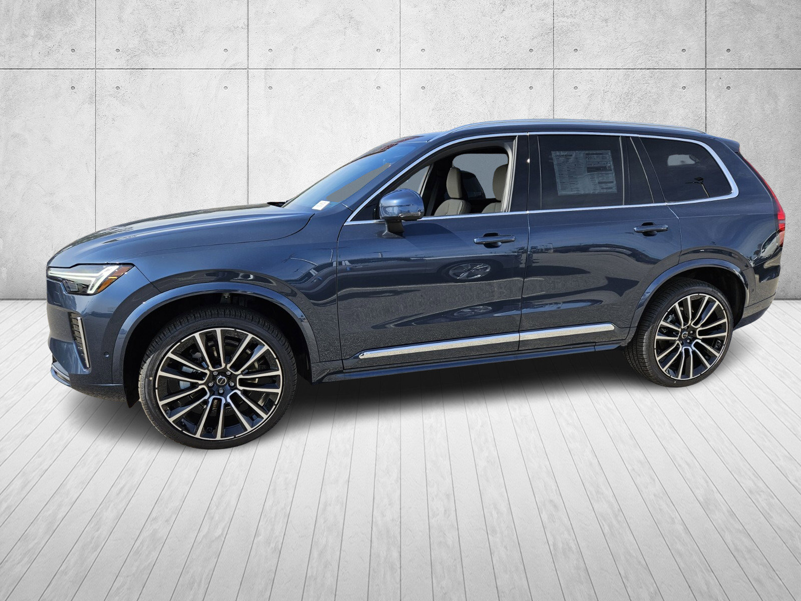New 2026 Volvo XC90 B6 Plus AWD/4WD image 3