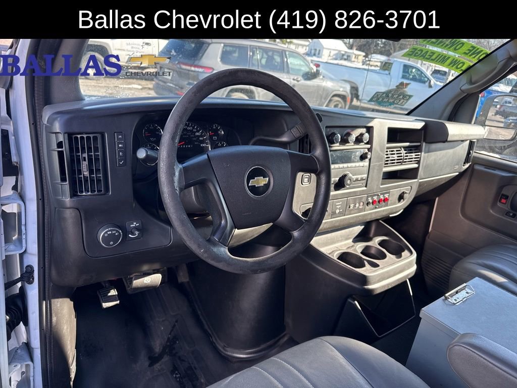Used 2015 Chevrolet Express 2500 image 3