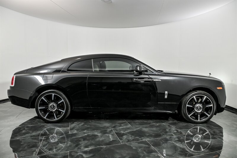 Used 2017 Rolls-Royce Wraith RWD image 10