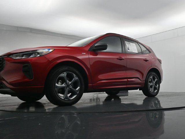 Certified 2023 Ford Escape ST-Line w/ Tech Pack #1 AWD/4WD image 36