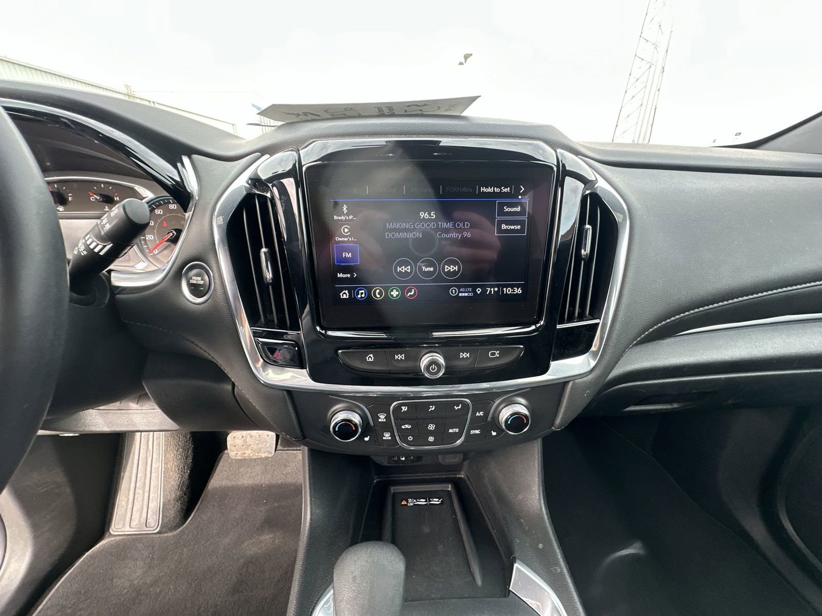 Used 2023 Chevrolet Traverse LT w/ Midnight/Sport Edition AWD/4WD image 13