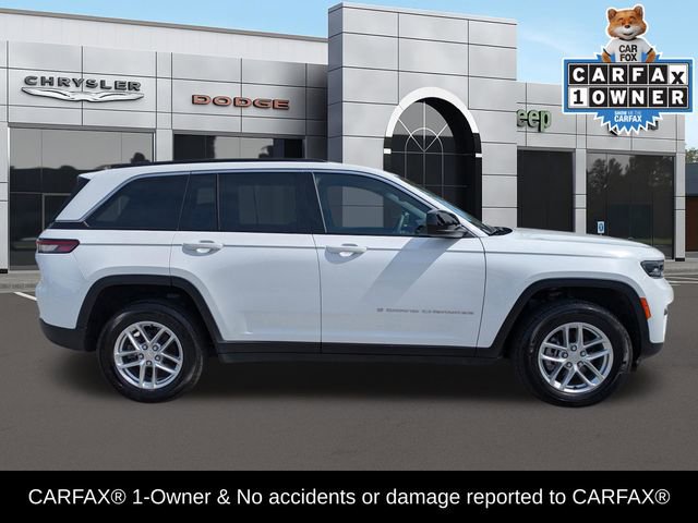 Used 2024 Jeep Grand Cherokee Laredo X w/ Luxury Tech Group I AWD/4WD image 2
