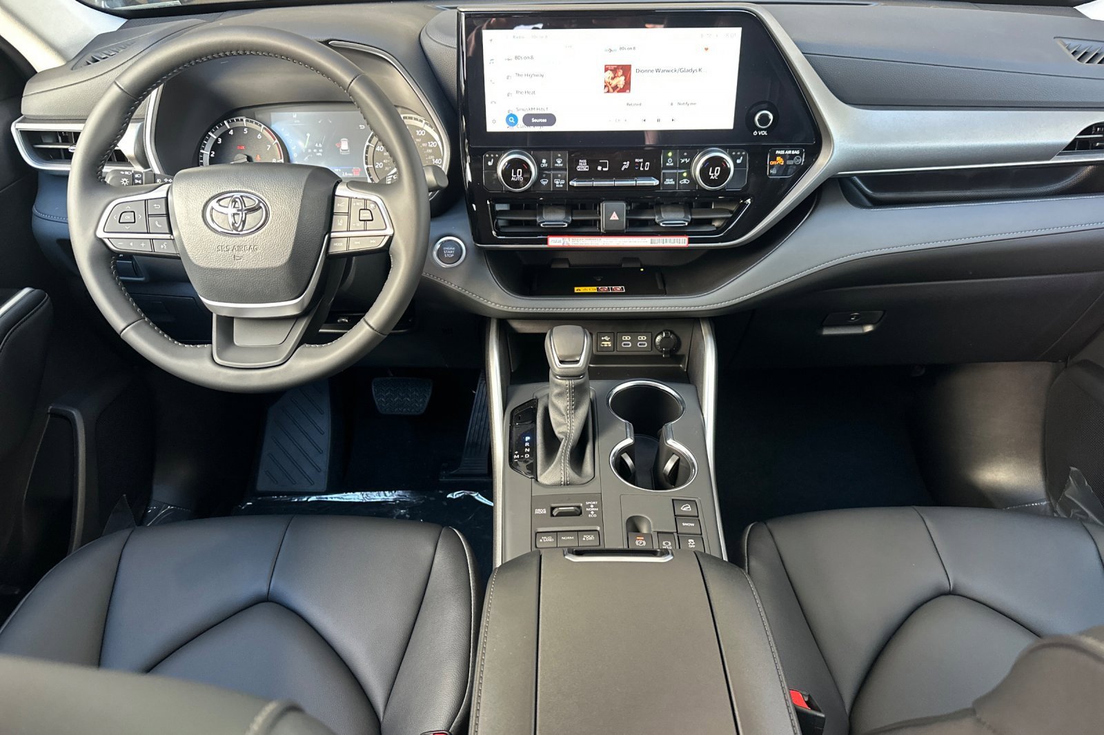 New 2026 Toyota Highlander XLE image 15