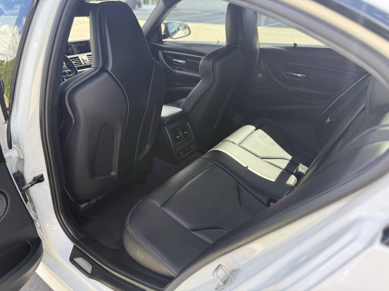 Used 2015 BMW M3 RWD image 26
