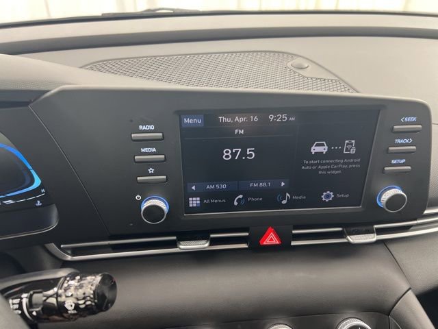 Used 2025 Hyundai Elantra SE image 15