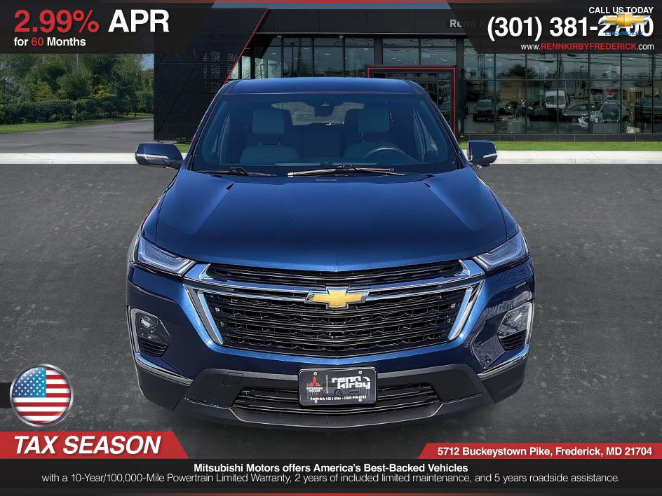 Used 2023 Chevrolet Traverse LS image 2