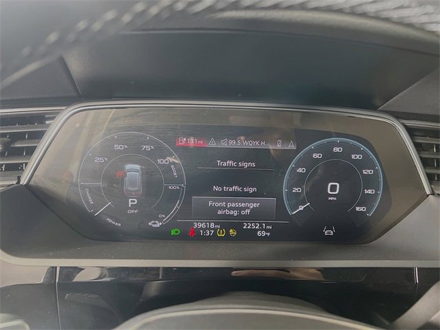 Used 2023 Audi e-tron Premium Plus w/ Premium Plus Package image 14
