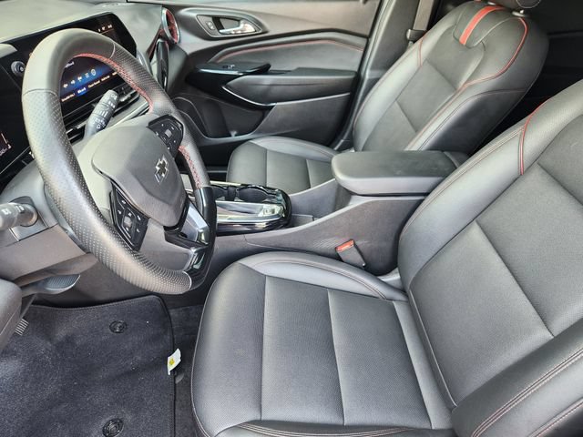 Used 2025 Chevrolet Trax RS w/ Driver Confidence Package FWD image 4