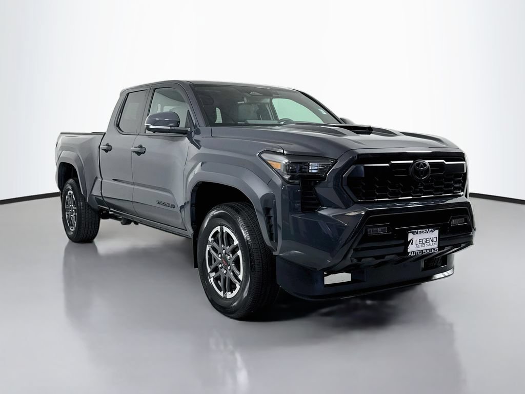 Used 2024 Toyota Tacoma TRD Sport w/ TRD Sport Premium Package AWD/4WD image 4