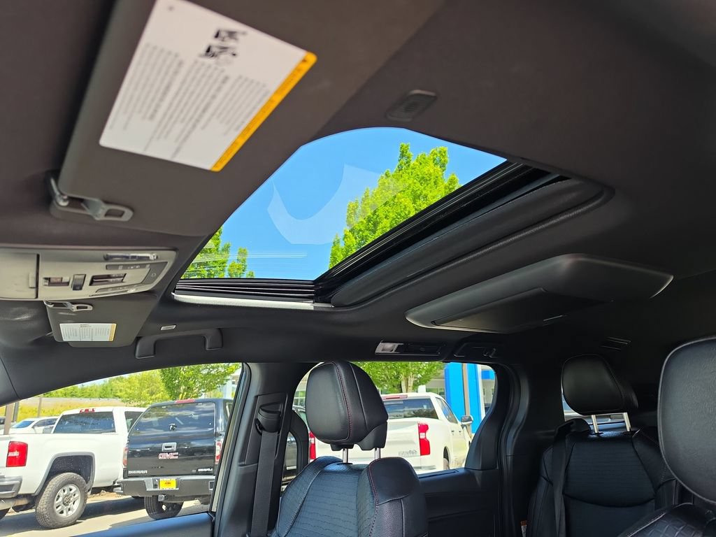 Used 2025 Toyota Sienna XSE AWD/4WD image 23