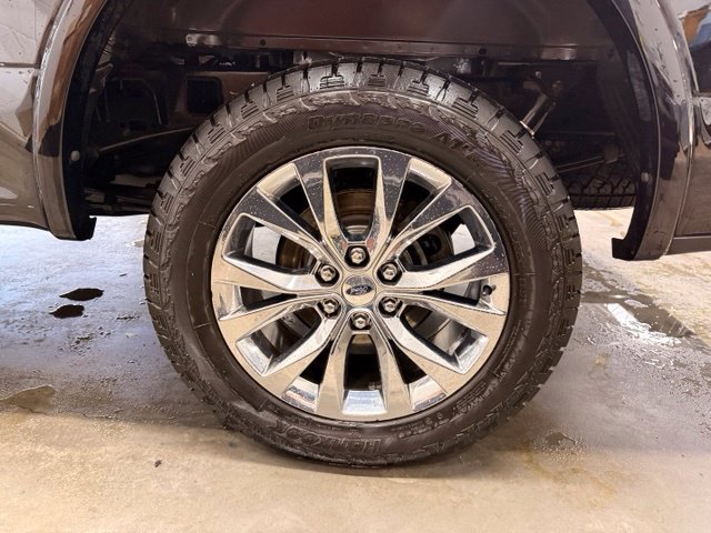 Used 2017 Ford F150 Lariat w/ Equipment Group 502A Luxury AWD/4WD image 5