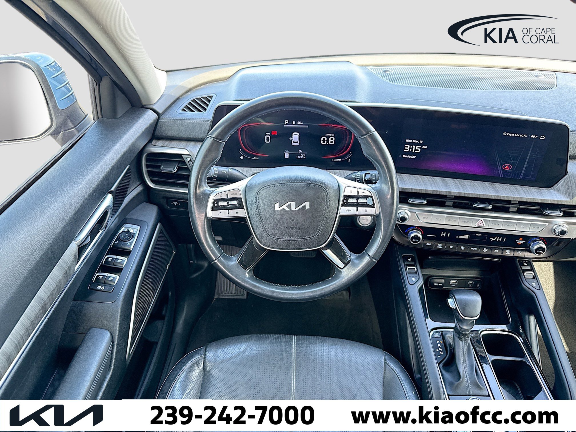 Used 2023 Kia Telluride EX w/ EX Captain's Chair Package image 17