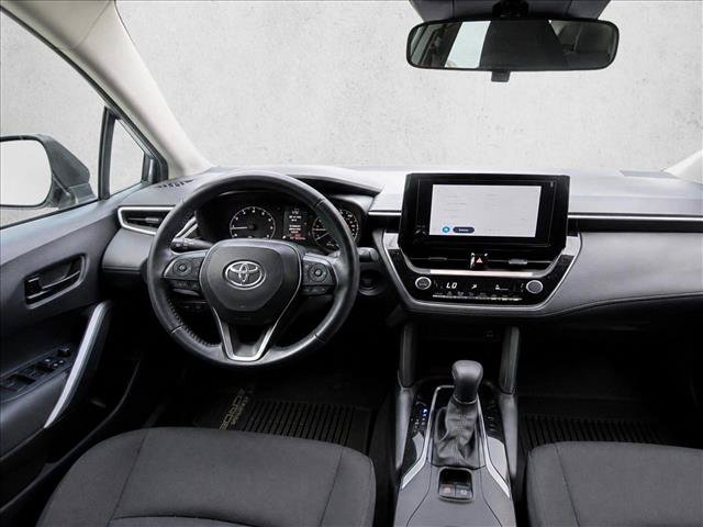 Used 2025 Toyota Corolla Cross LE FWD image 23