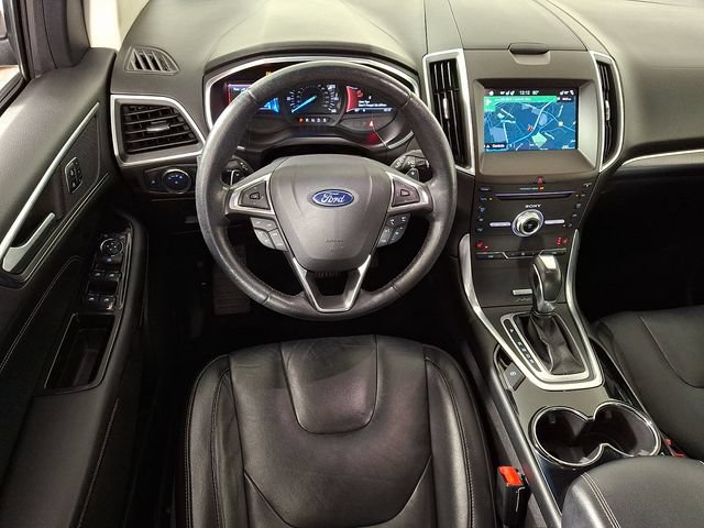 Used 2017 Ford Edge Titanium w/ Technology Package AWD/4WD image 2