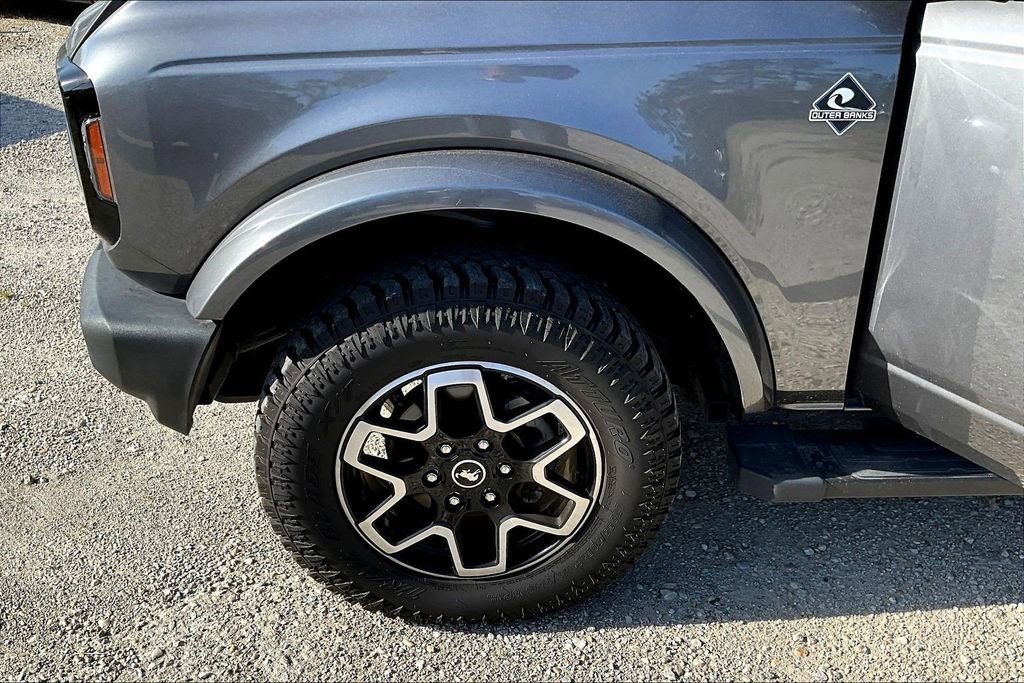 Used 2023 Ford Bronco Outer Banks image 9