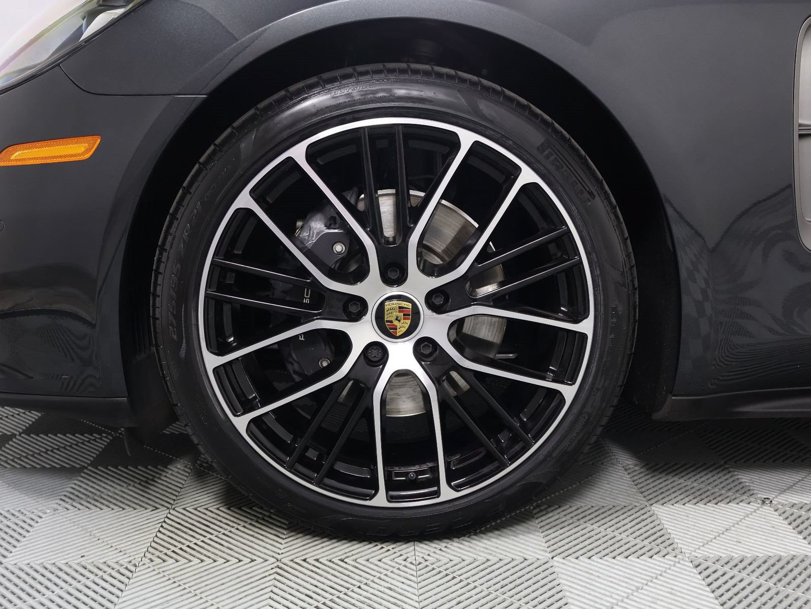 Certified 2023 Porsche Panamera Platinum Edition RWD image 30