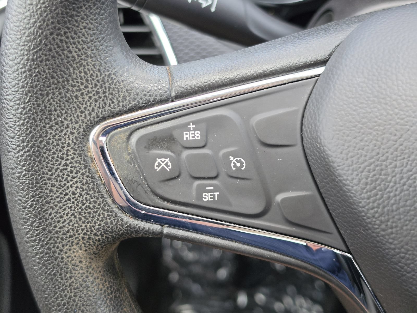 Used 2018 Chevrolet Cruze LT w/ Convenience Package FWD image 18