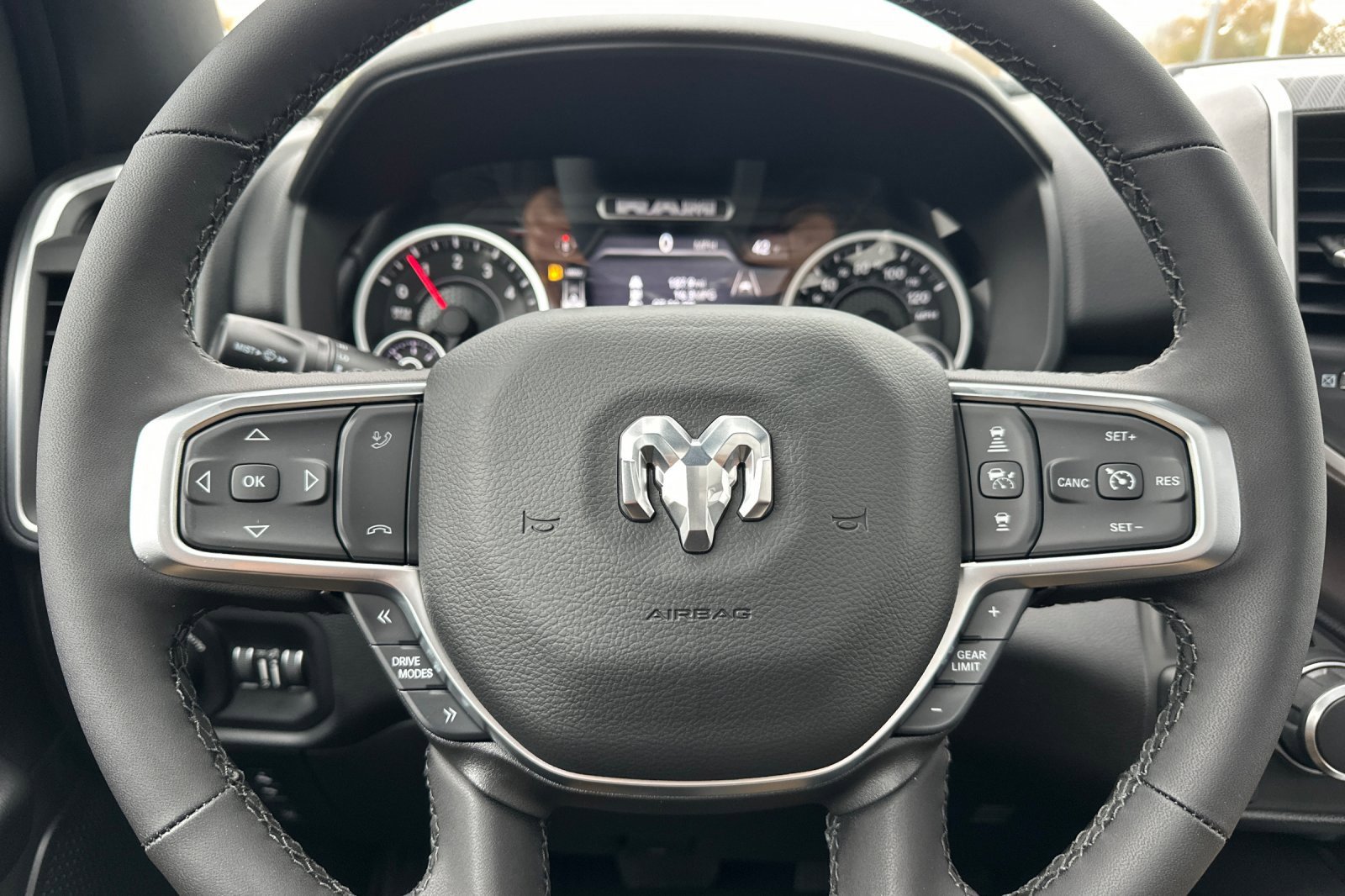 New 2026 RAM 1500 4x4 Crew Cab image 24