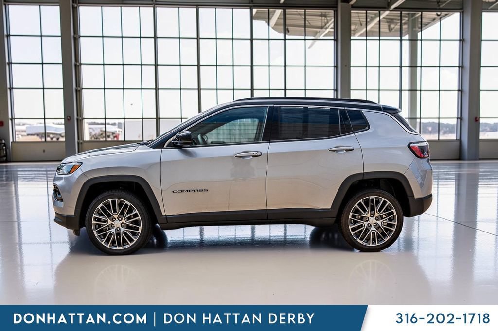 Used 2023 Jeep Compass Limited w/ Elite Group AWD/4WD image 2