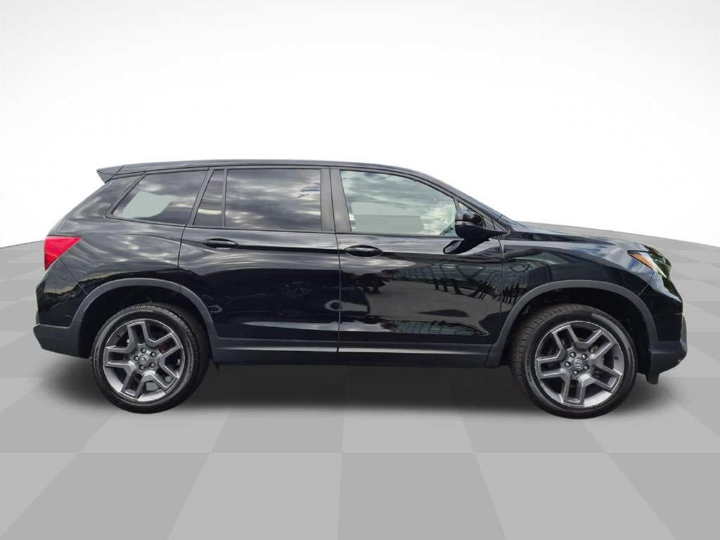 Used 2023 Honda Passport EX-L image 2