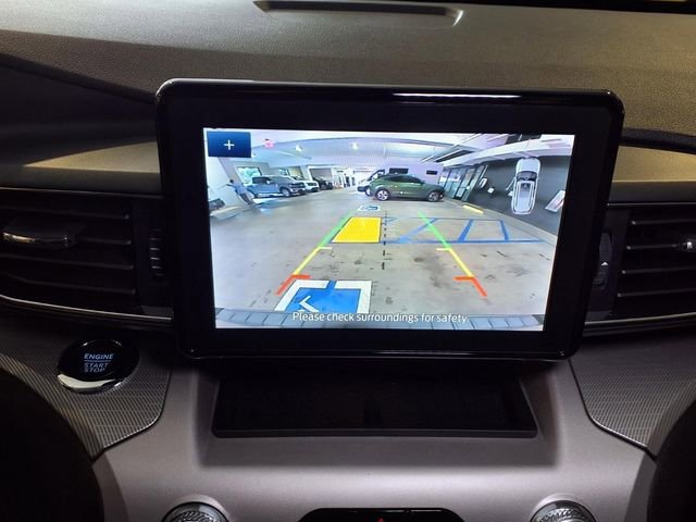 Used 2024 Ford Explorer XLT w/ Equipment Group 202A image 7