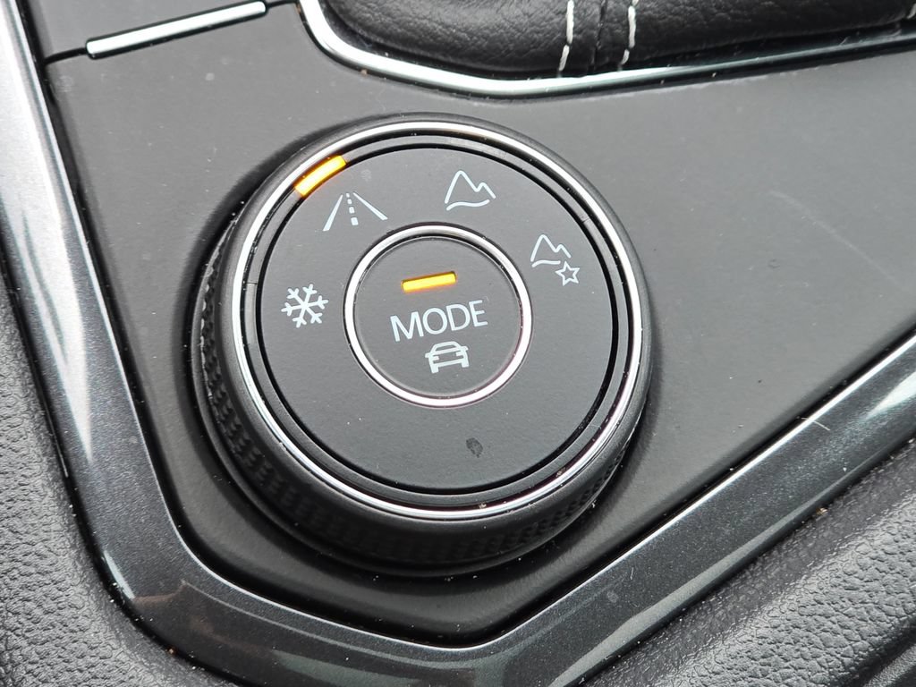 Used 2024 Volkswagen Tiguan SEL R-Line AWD/4WD image 11