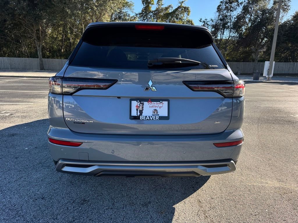 New 2025 Mitsubishi Outlander SE image 7