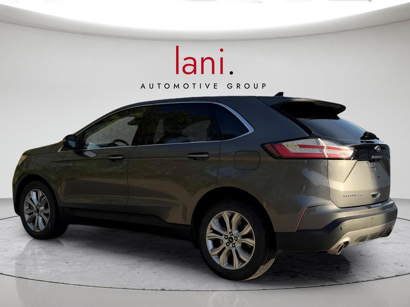 Used 2022 Ford Edge Titanium w/ Equipment Group 301A AWD/4WD image 30