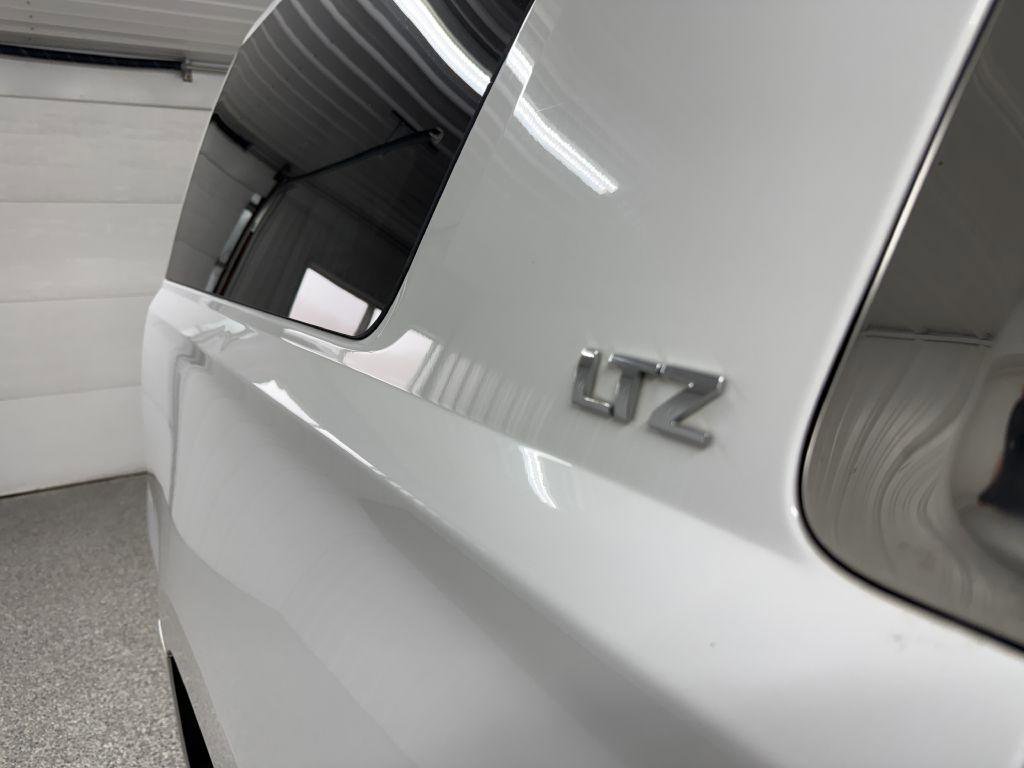 Used 2015 Chevrolet Suburban LTZ image 12