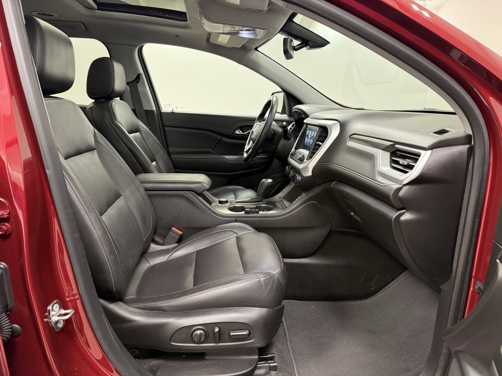 Used 2019 GMC Acadia SLT image 29