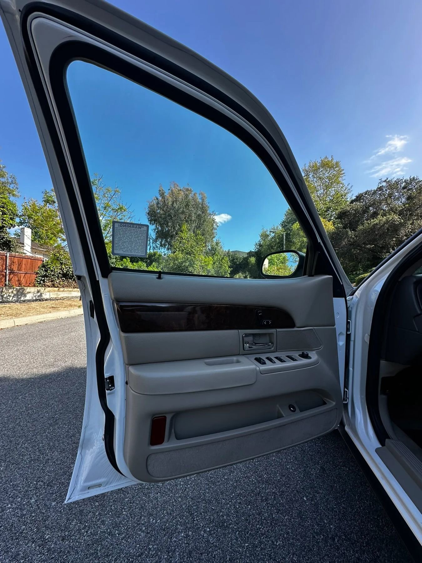Used 2010 Mercury Grand Marquis LS RWD image 23
