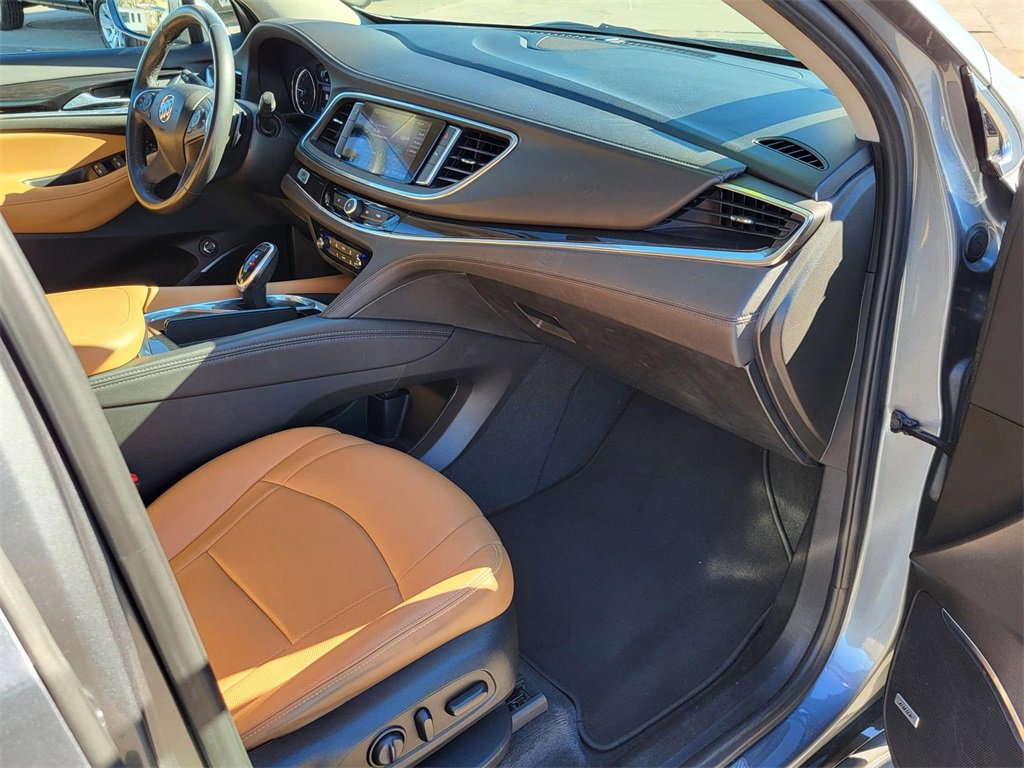 Used 2020 Buick Enclave Essence w/ Sound and Sites Package image 9