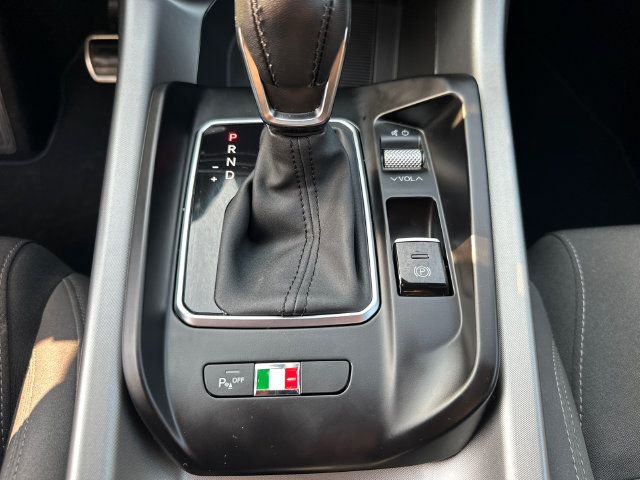Used 2025 Alfa Romeo Tonale AWD/4WD image 33
