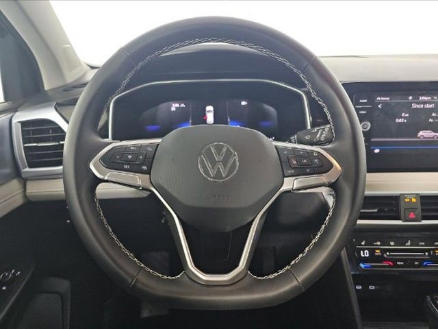 Used 2025 Volkswagen Taos SE AWD/4WD image 7