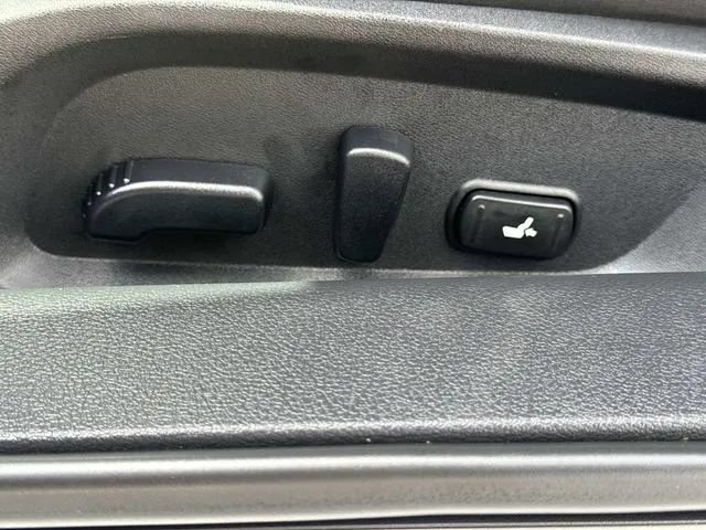 Used 2019 INFINITI Q60 3.0t Luxe w/ Essential Package AWD/4WD image 29