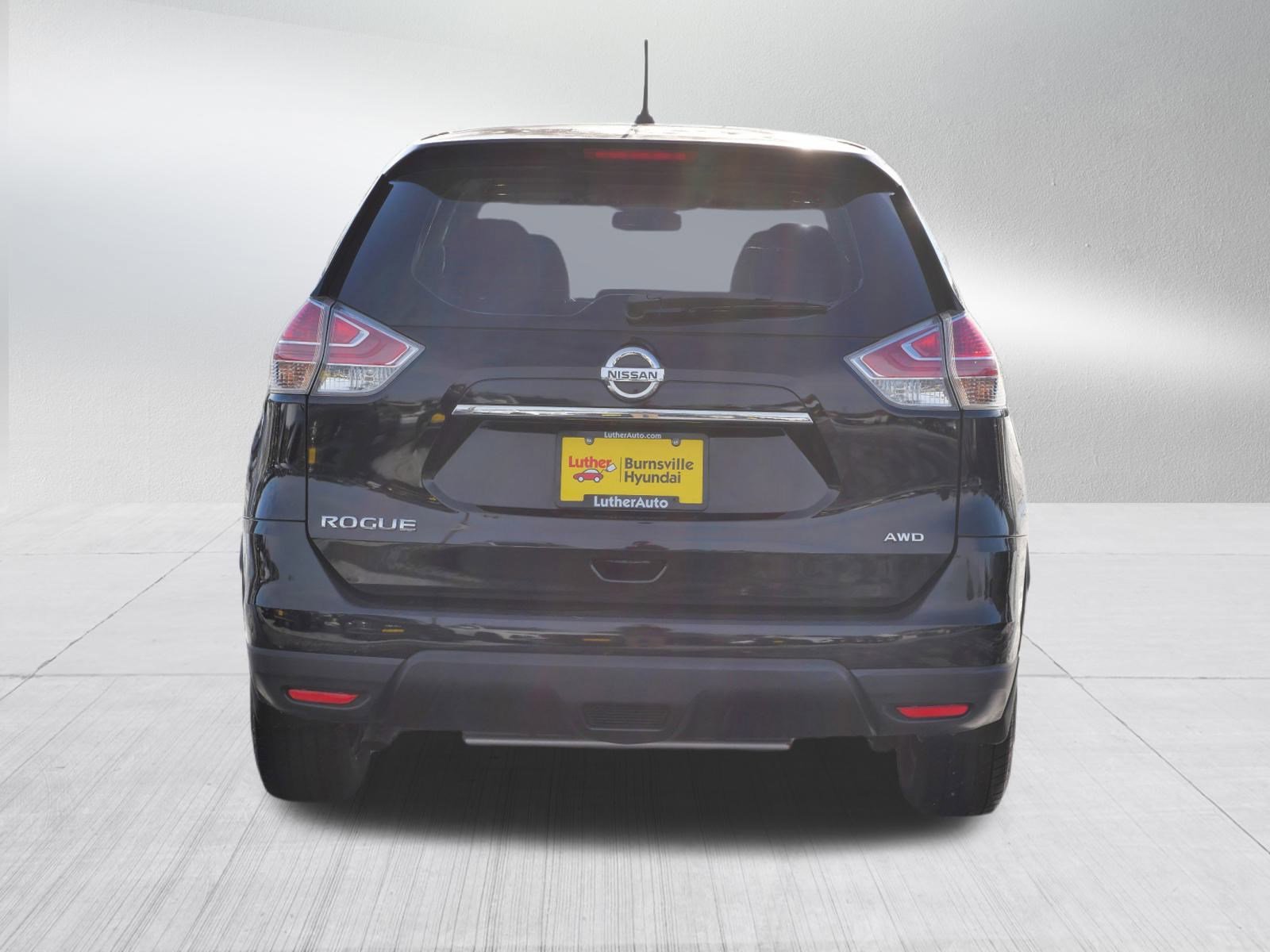 Used 2015 Nissan Rogue S image 6