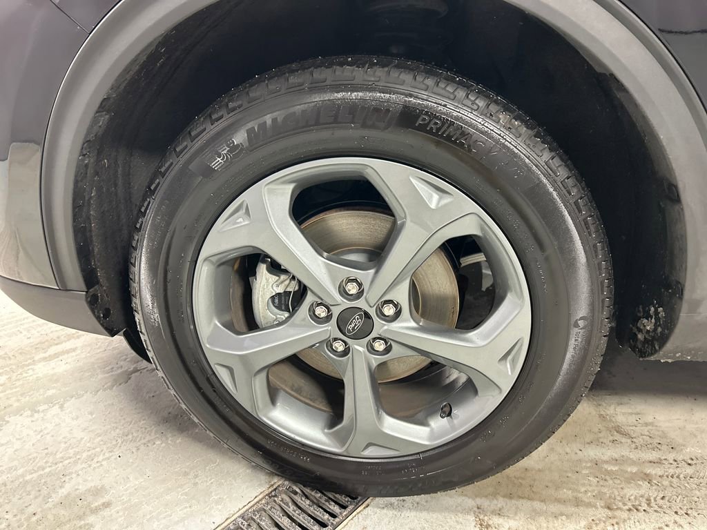 Used 2025 Ford Escape ST-Line image 9