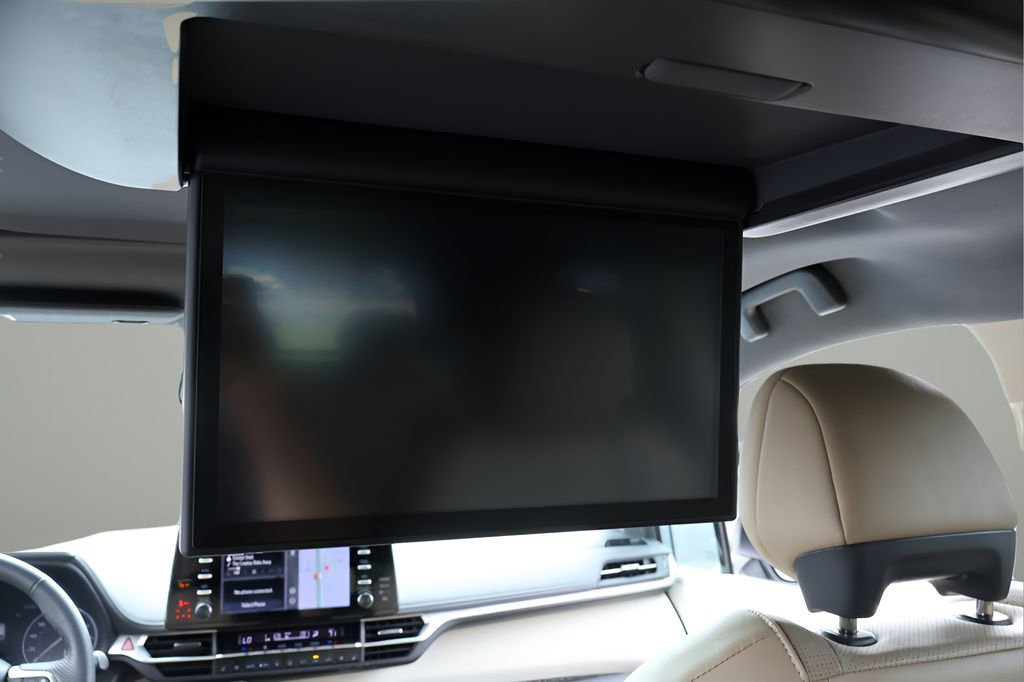 Certified 2022 Toyota Sienna Limited image 16