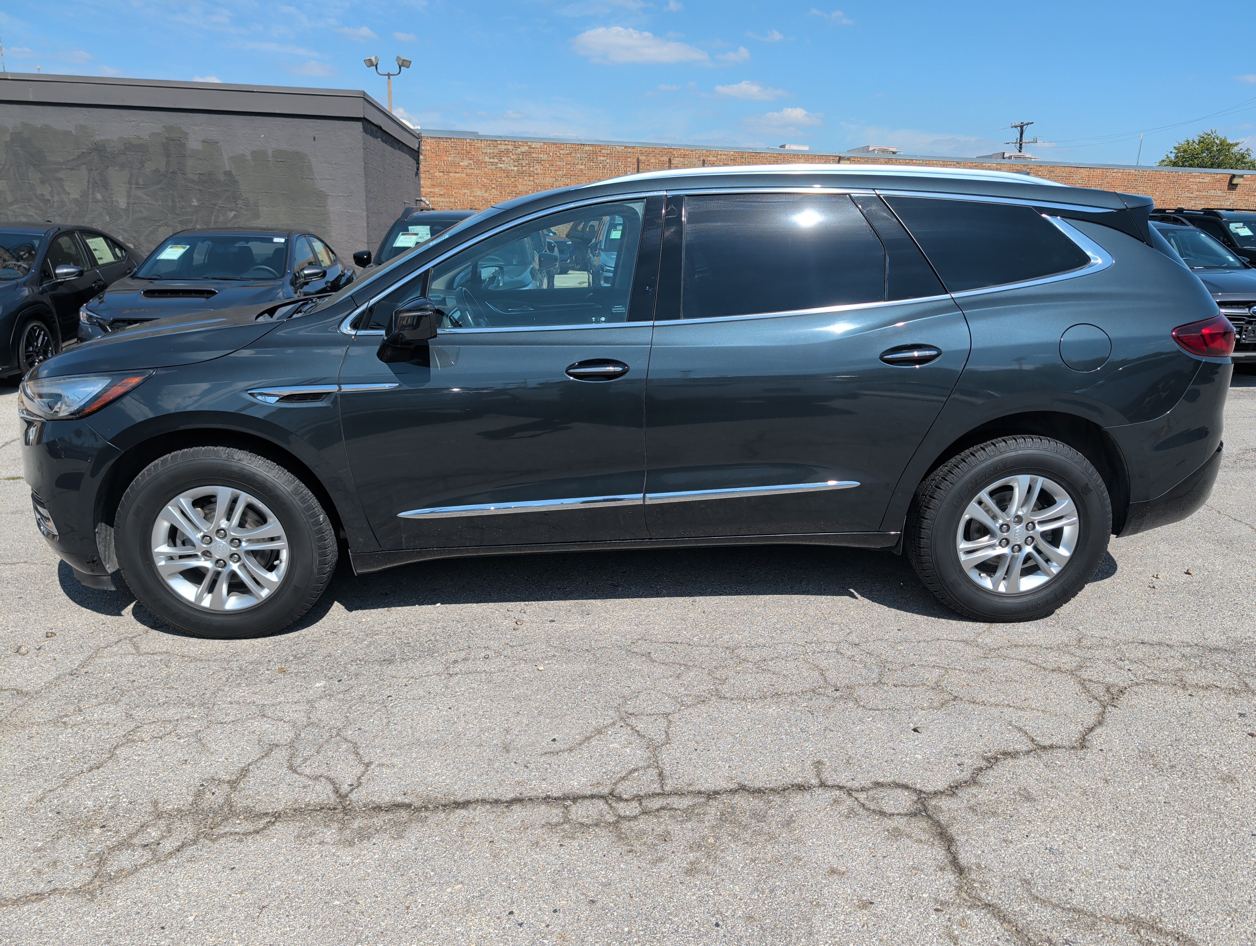 Used 2019 Buick Enclave Essence FWD image 16